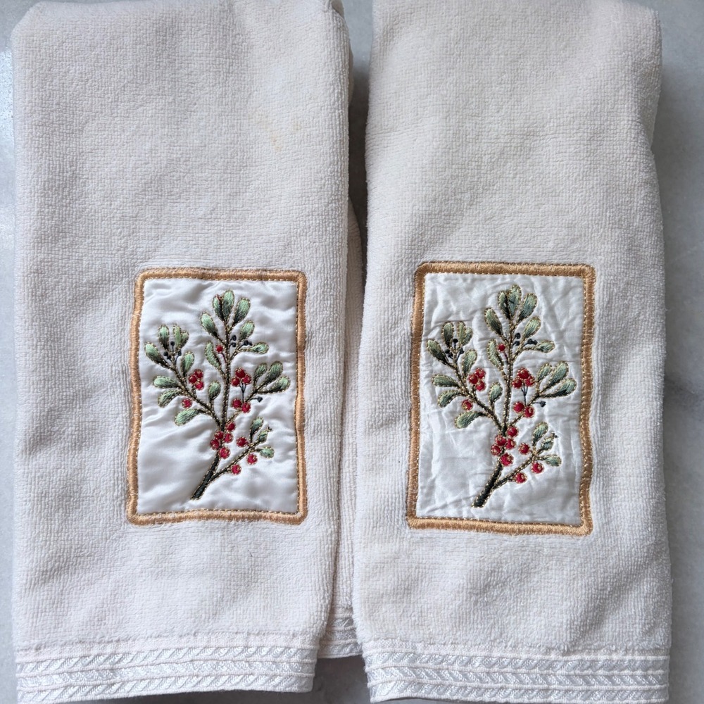 VNTG‎ Bathworks Hand Towels Set of 2 Cream Cotton Embroidered Holiday Decor